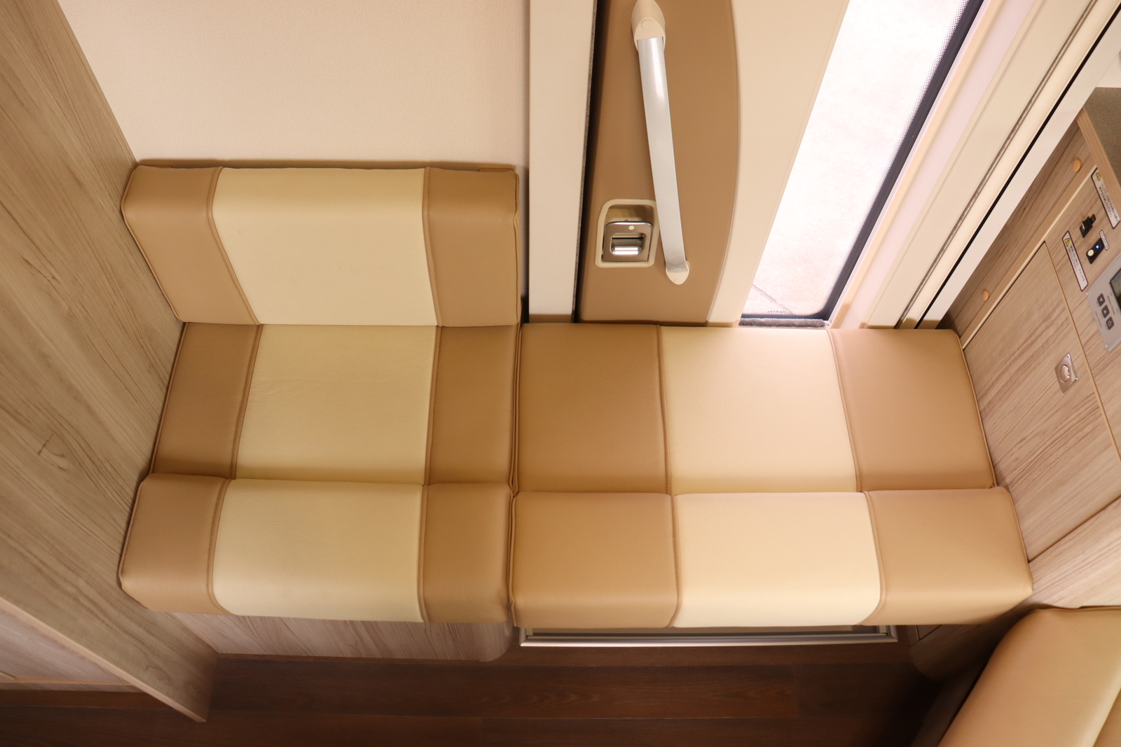 キャンピングカーキャブコン