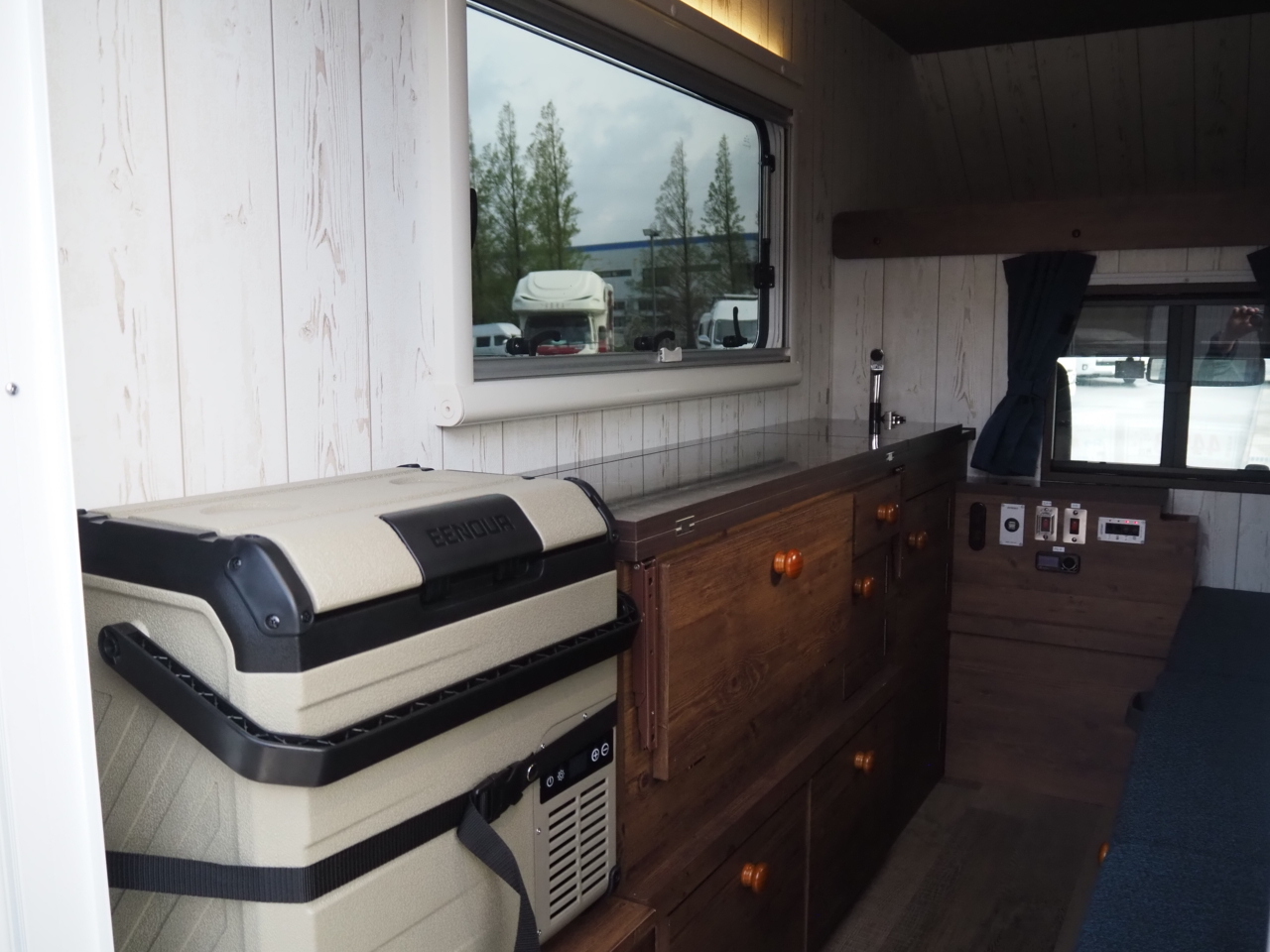 キャンピングカー軽キャンパー