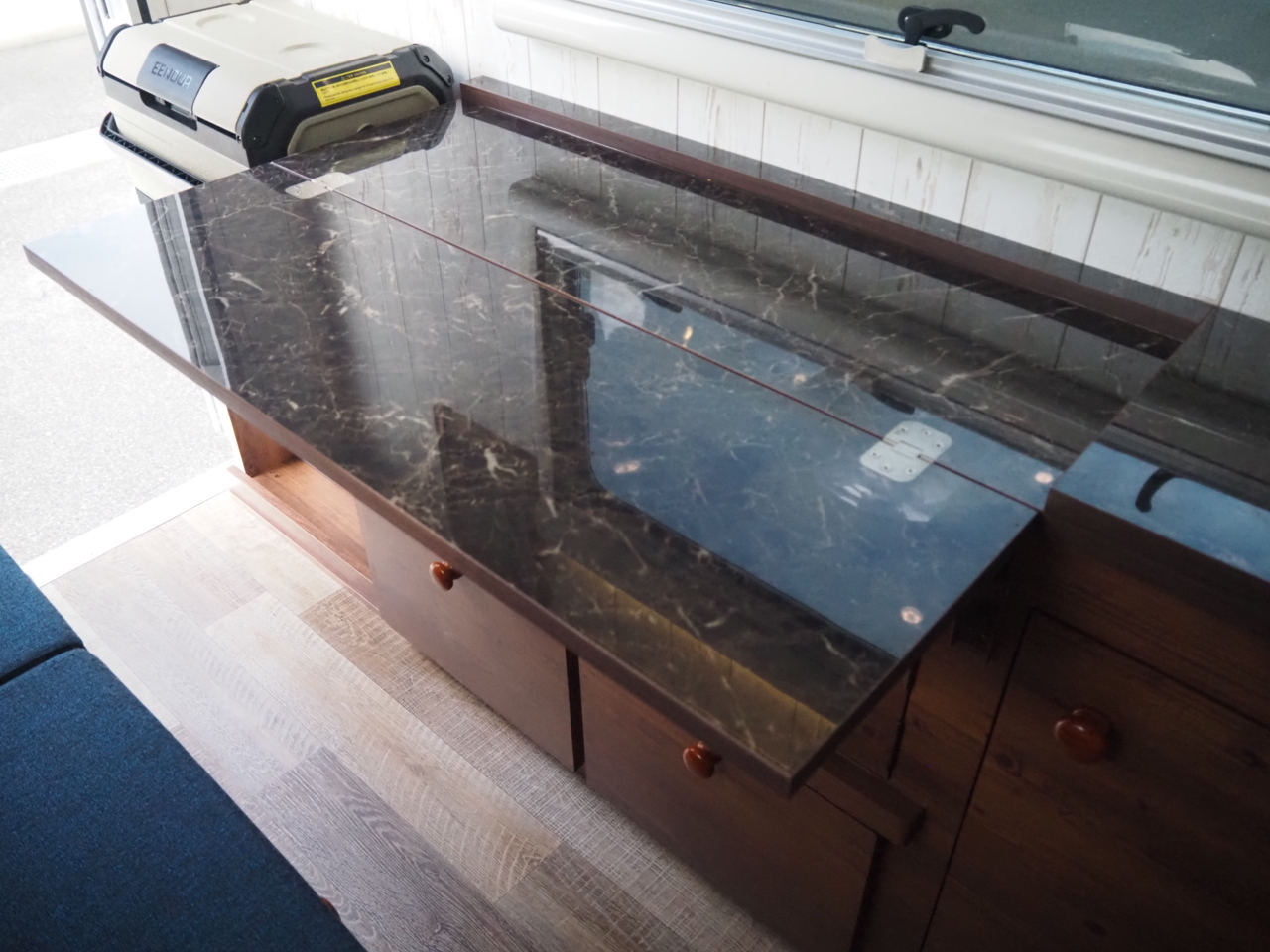 キャンピングカー軽キャンパー