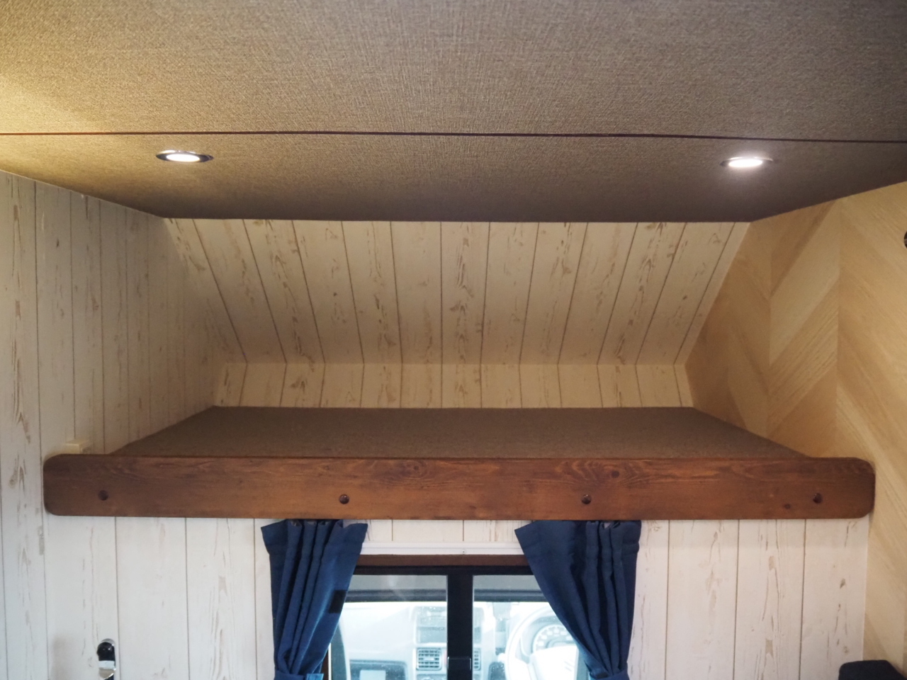 キャンピングカー軽キャンパー