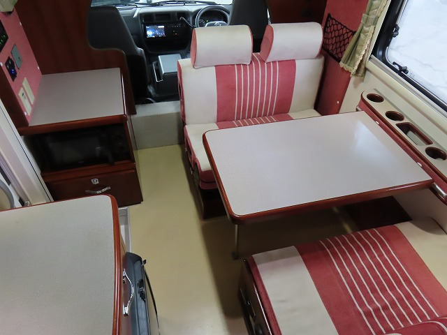 キャンピングカーキャブコン