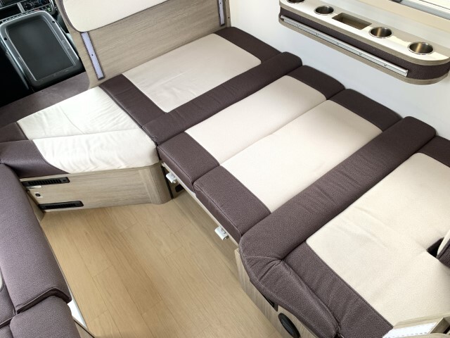 キャンピングカーキャブコン