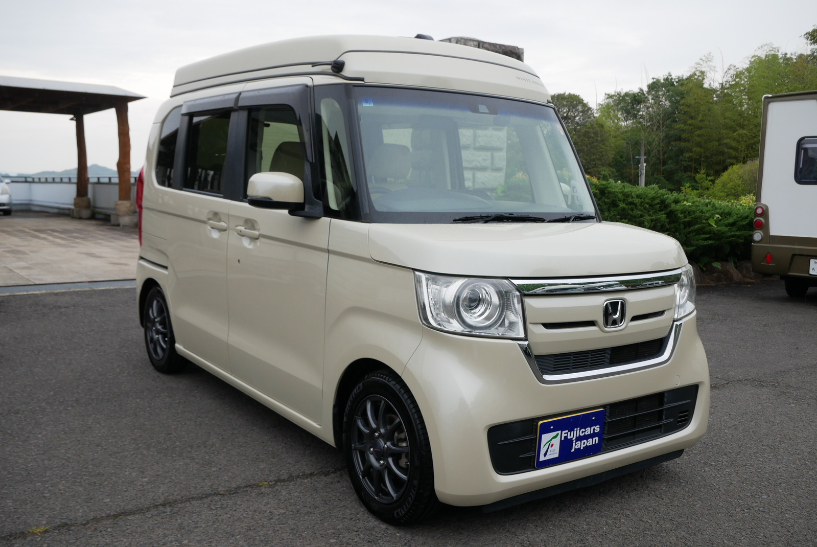 キャンピングカー軽キャンパー