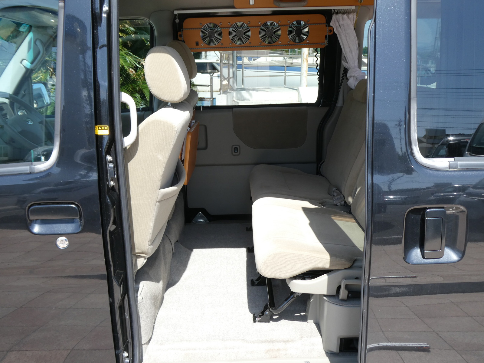 キャンピングカー軽キャンパー