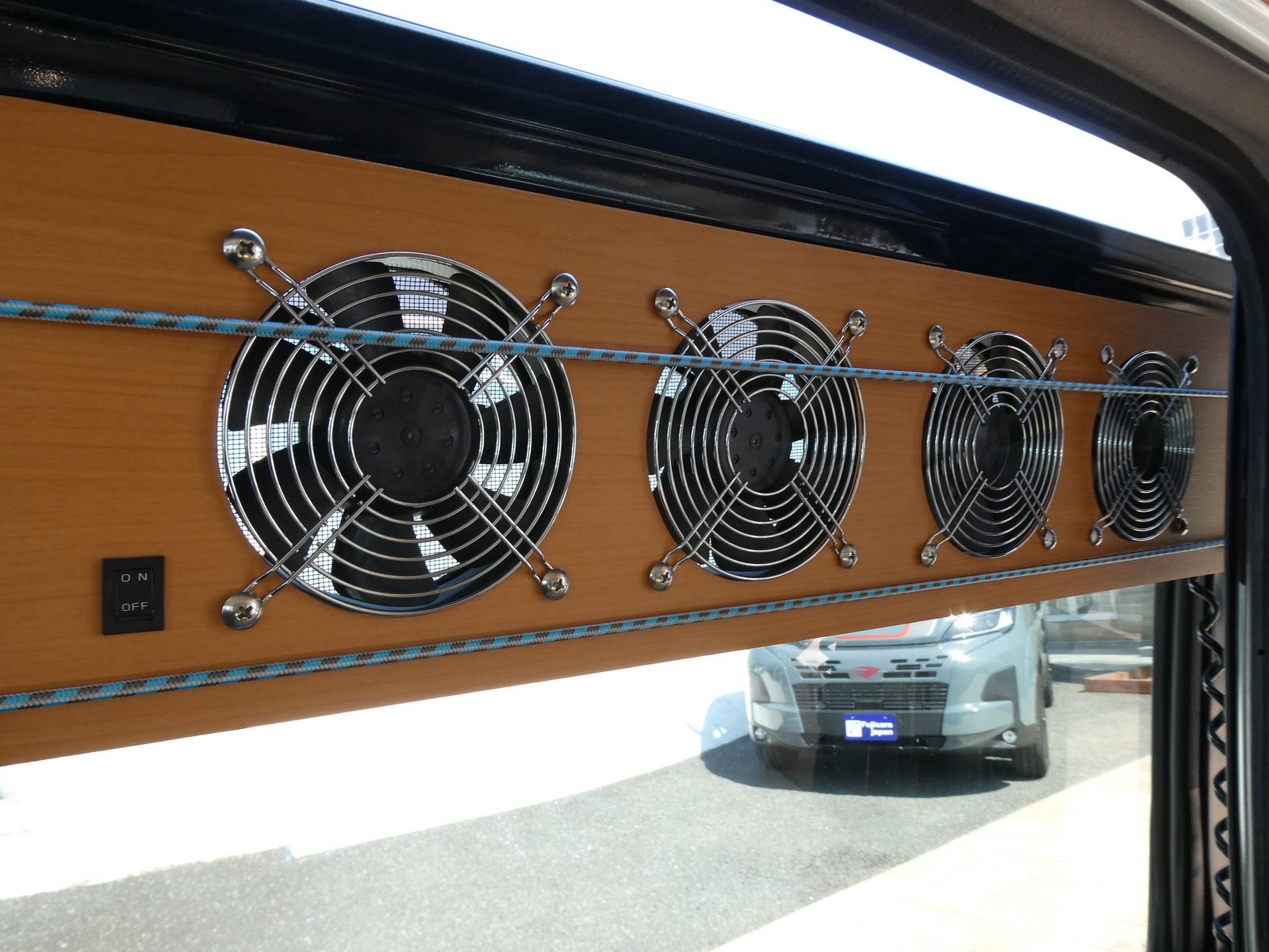 キャンピングカー軽キャンパー