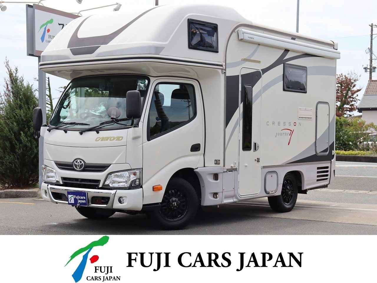 キャブコン カムロードナッツRV クレソンジャーニーWエボライト