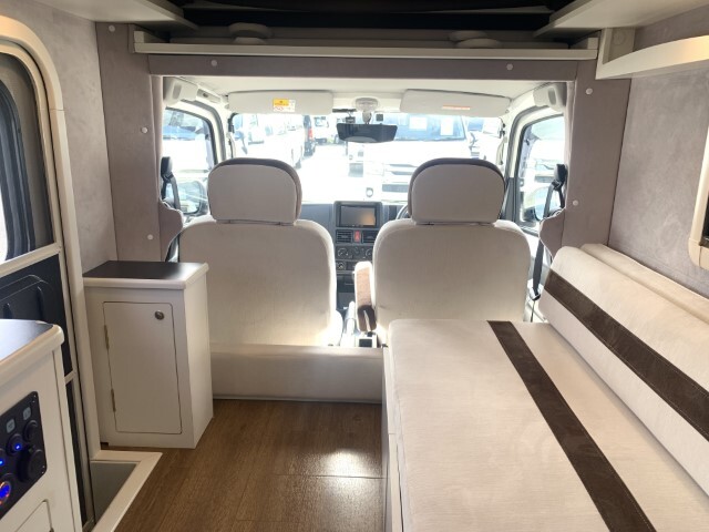 キャンピングカー軽キャンパー