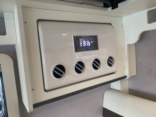 キャンピングカー軽キャンパー