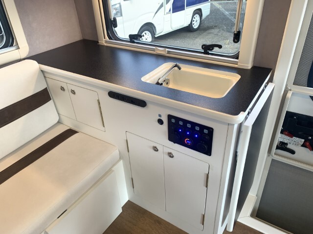 キャンピングカー軽キャンパー