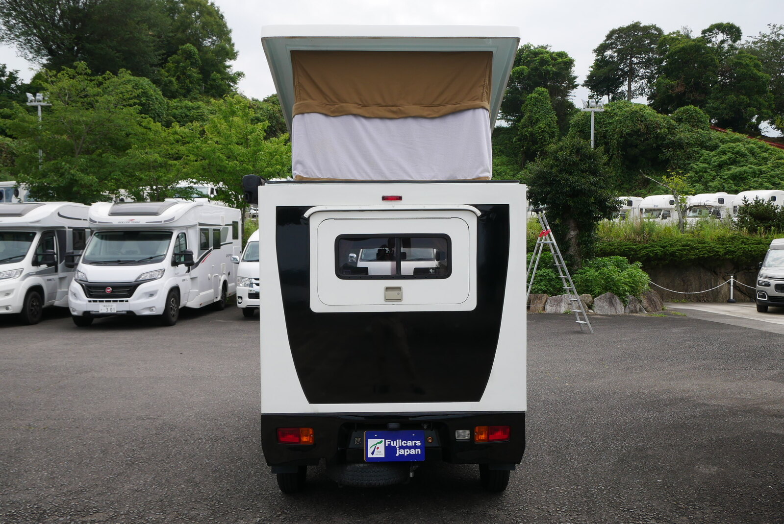 キャンピングカー軽キャンパー