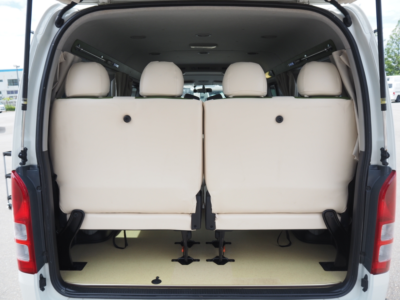 キャンピングカーバンコン