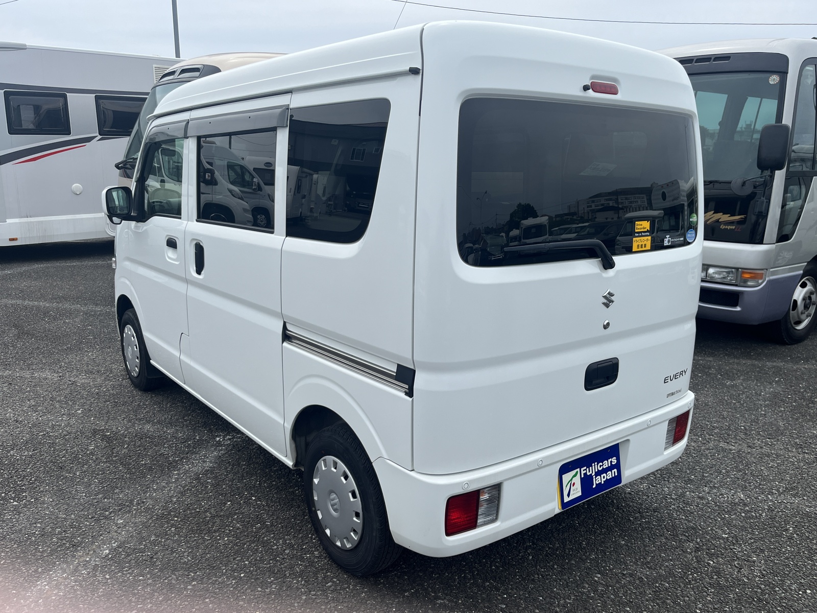 キャンピングカー軽キャンパー