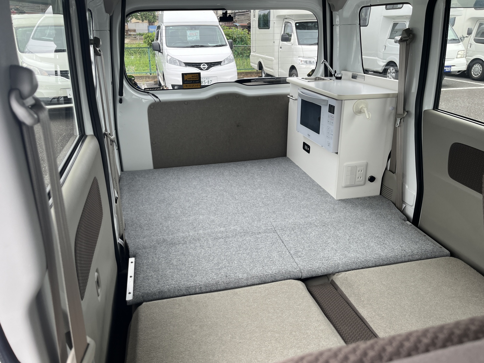 キャンピングカー軽キャンパー