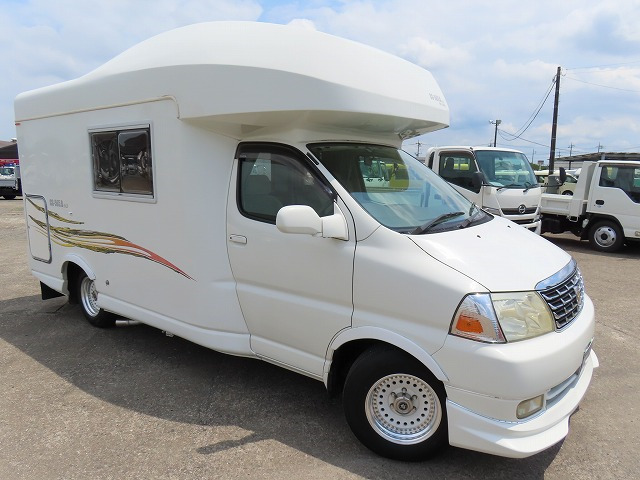 キャンピングカーキャブコン