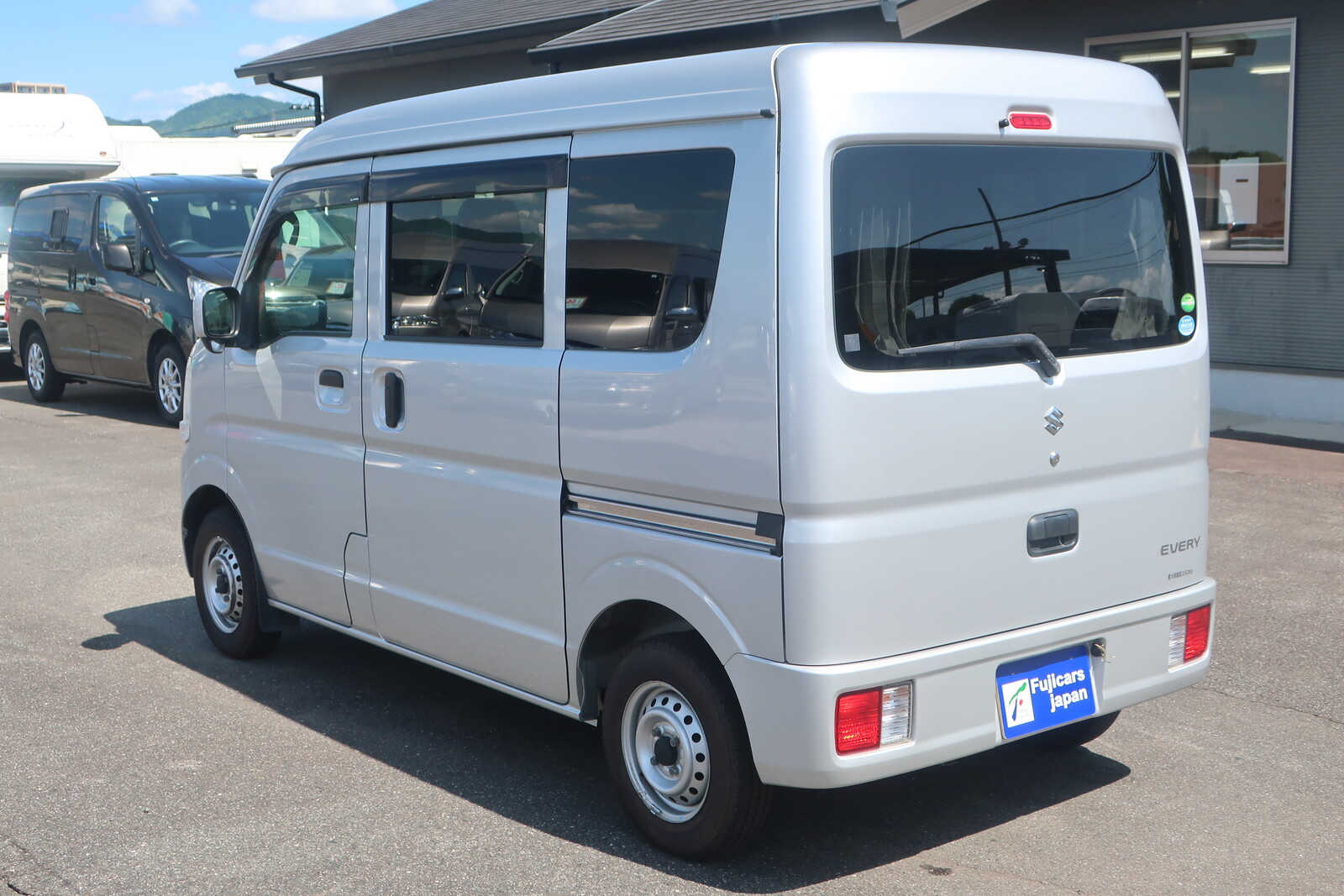 キャンピングカー軽キャンパー