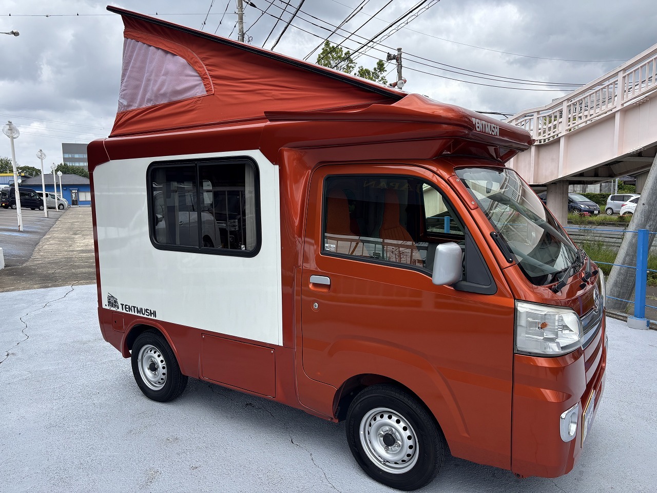 キャンピングカー軽キャンパー