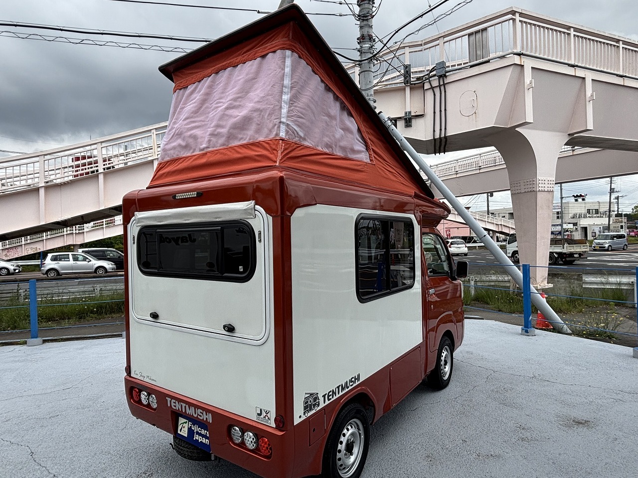 キャンピングカー軽キャンパー