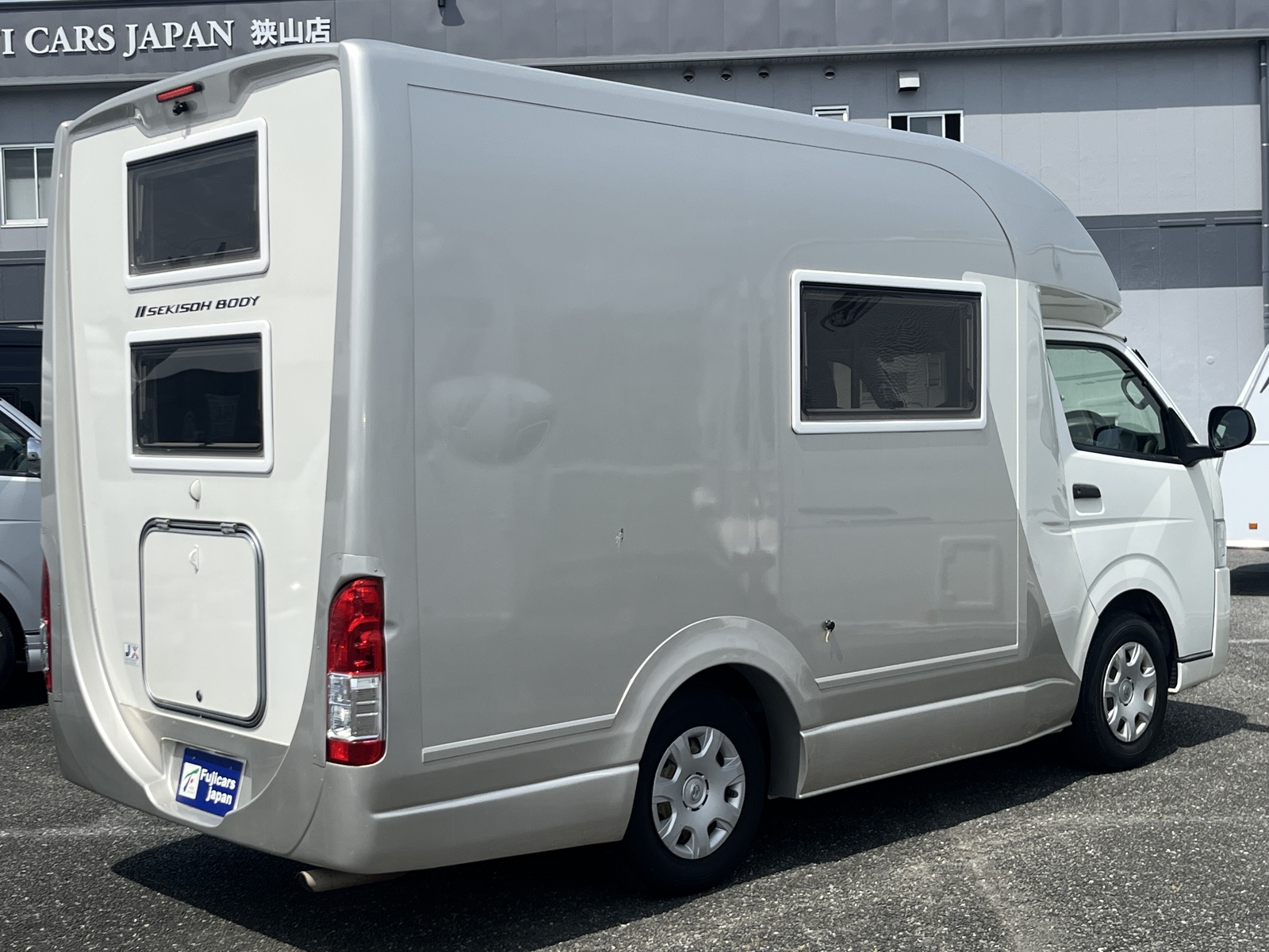 キャンピングカーキャブコン