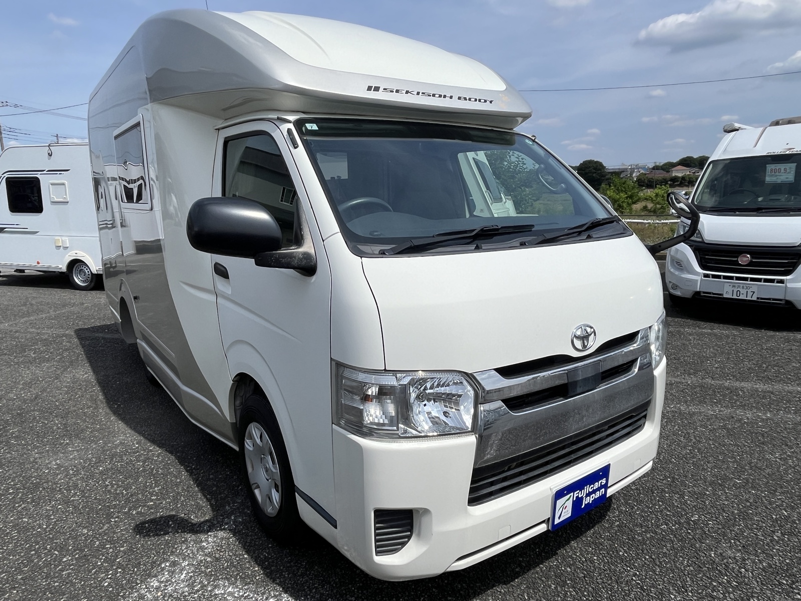 キャンピングカーキャブコン