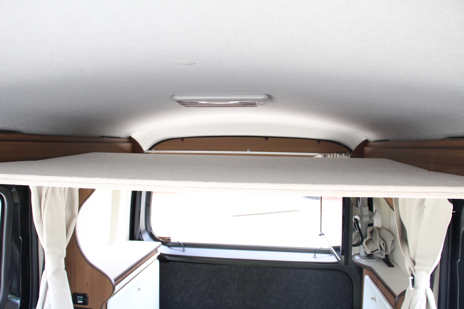 キャンピングカー軽キャンパー