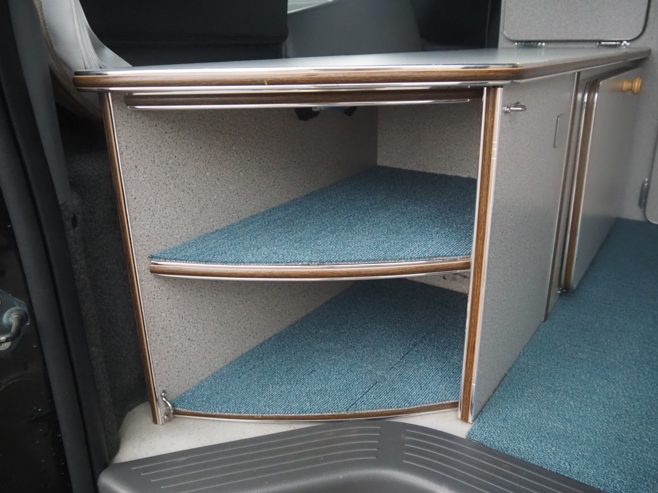 キャンピングカーバンコン
