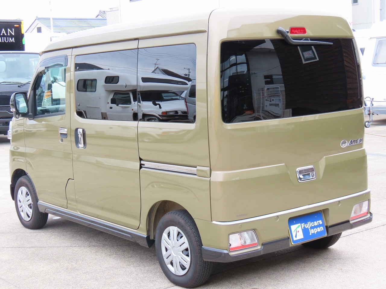 キャンピングカー軽キャンパー