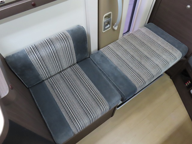 キャンピングカーキャブコン