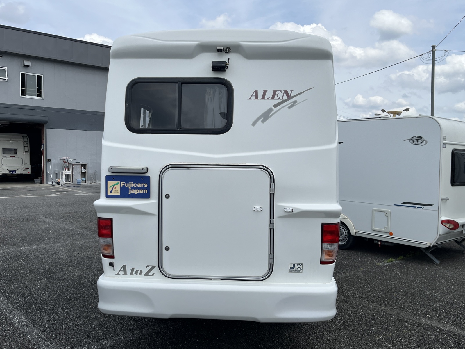 キャンピングカーキャブコン