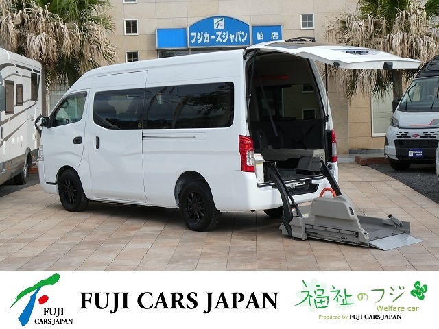 NV350キャラバン  福祉車両 車いす2基 4WD 軽油
