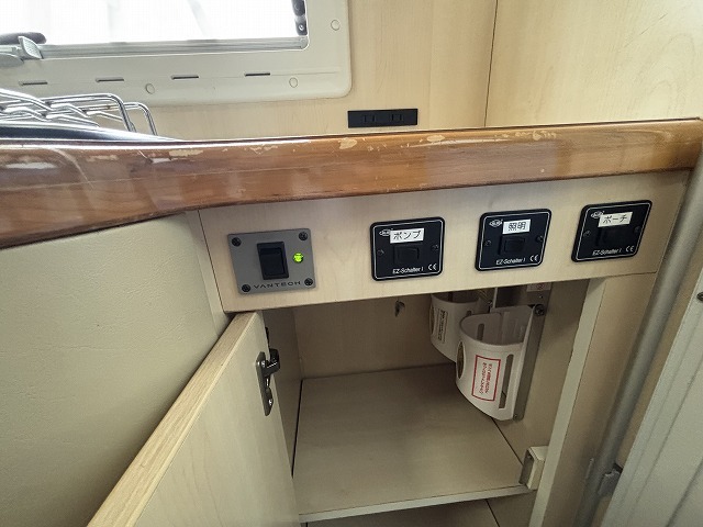 キャンピングカーキャブコン