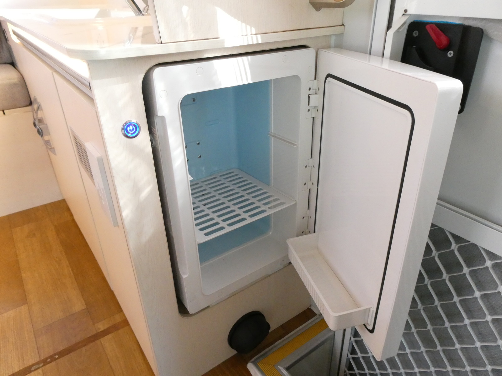キャンピングカー軽キャンパー