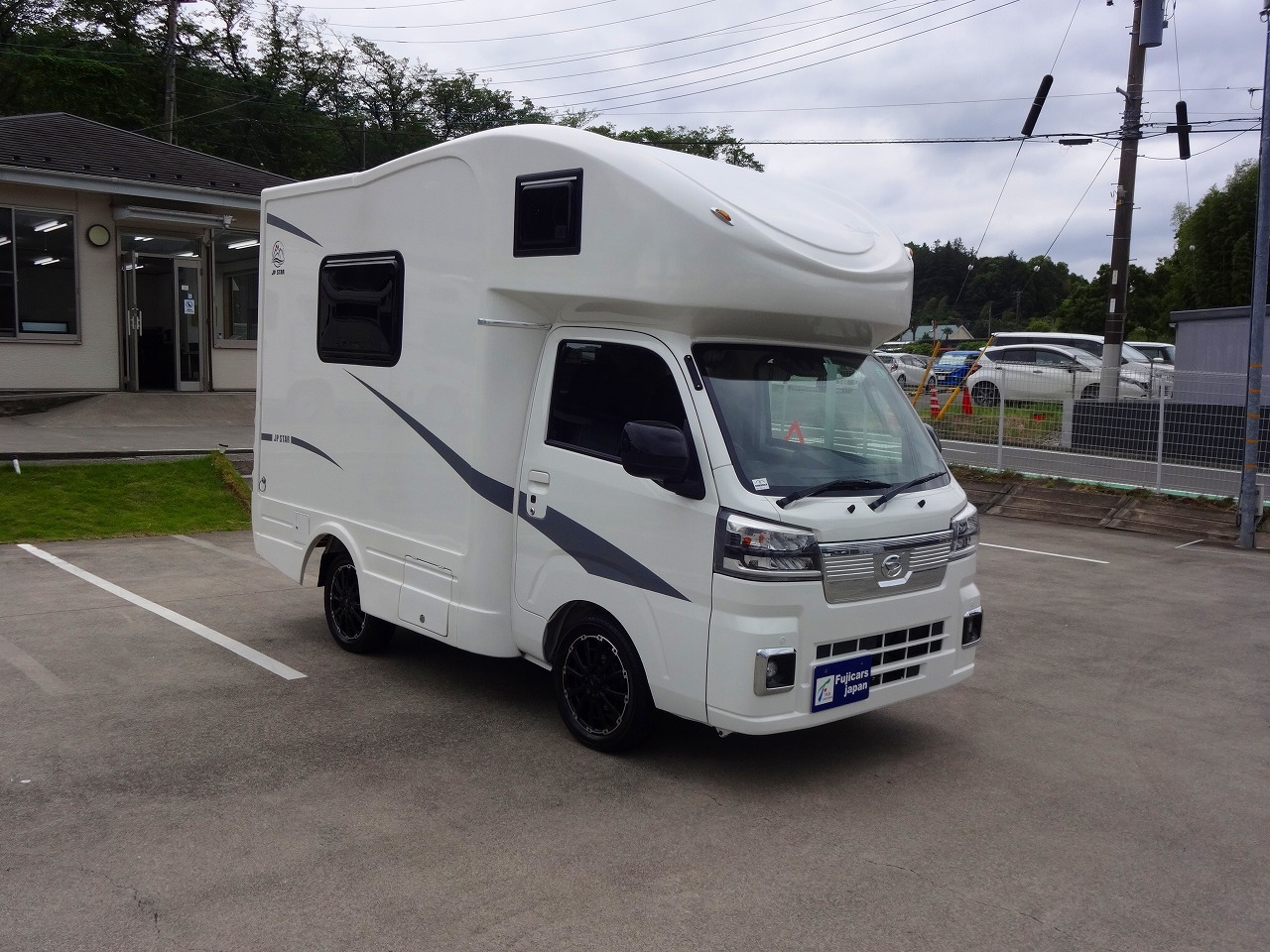 キャンピングカー軽キャンパー