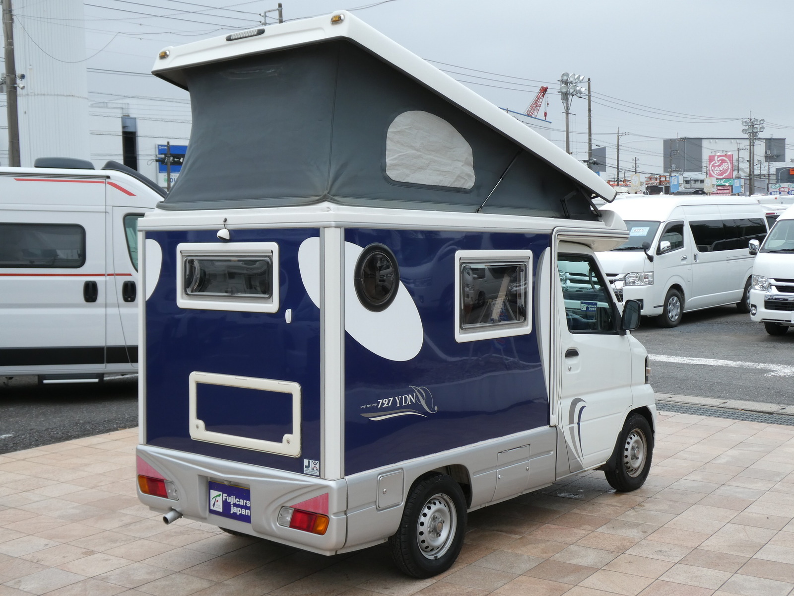 キャンピングカー軽キャンパー