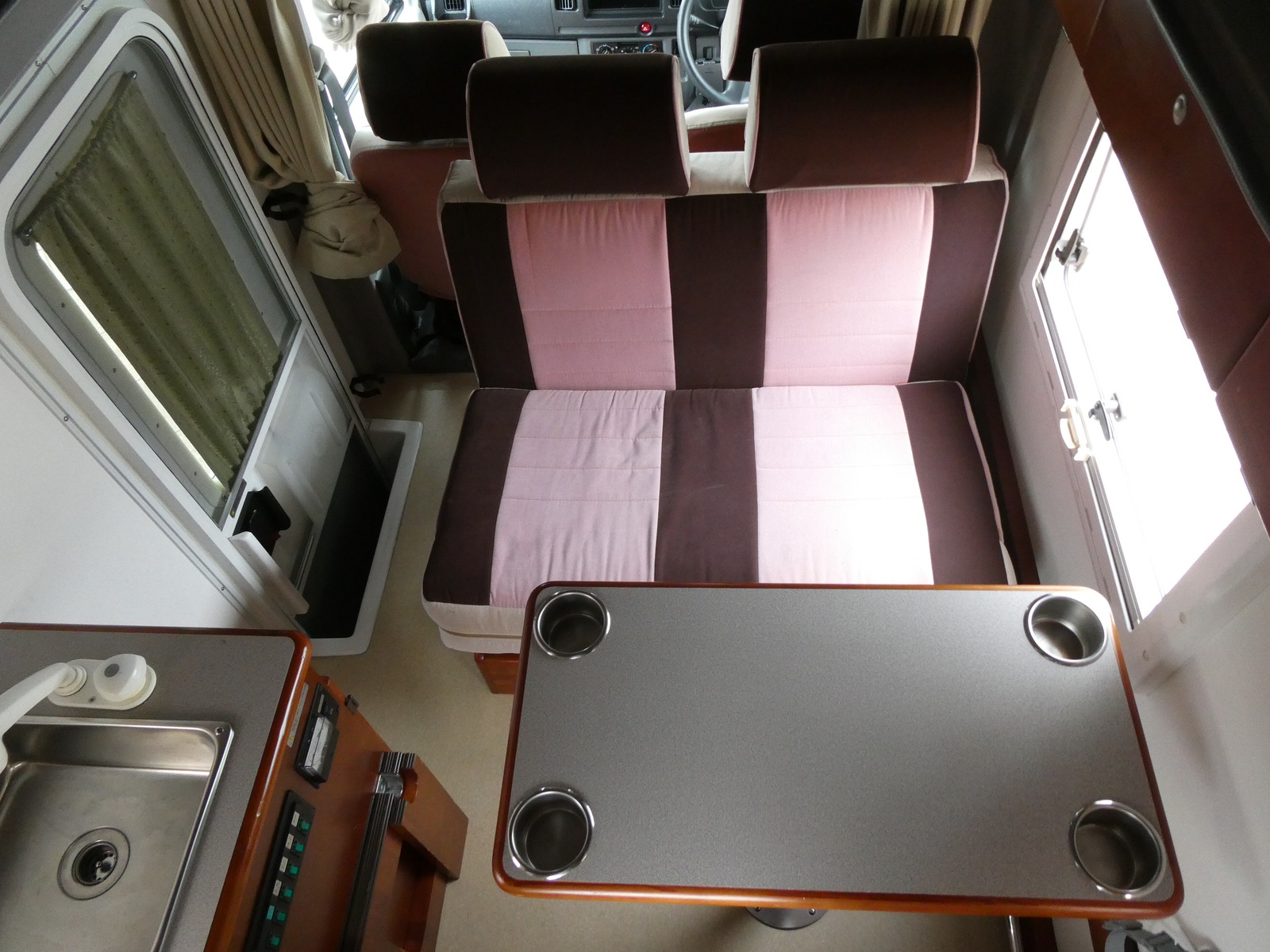 キャンピングカー軽キャンパー