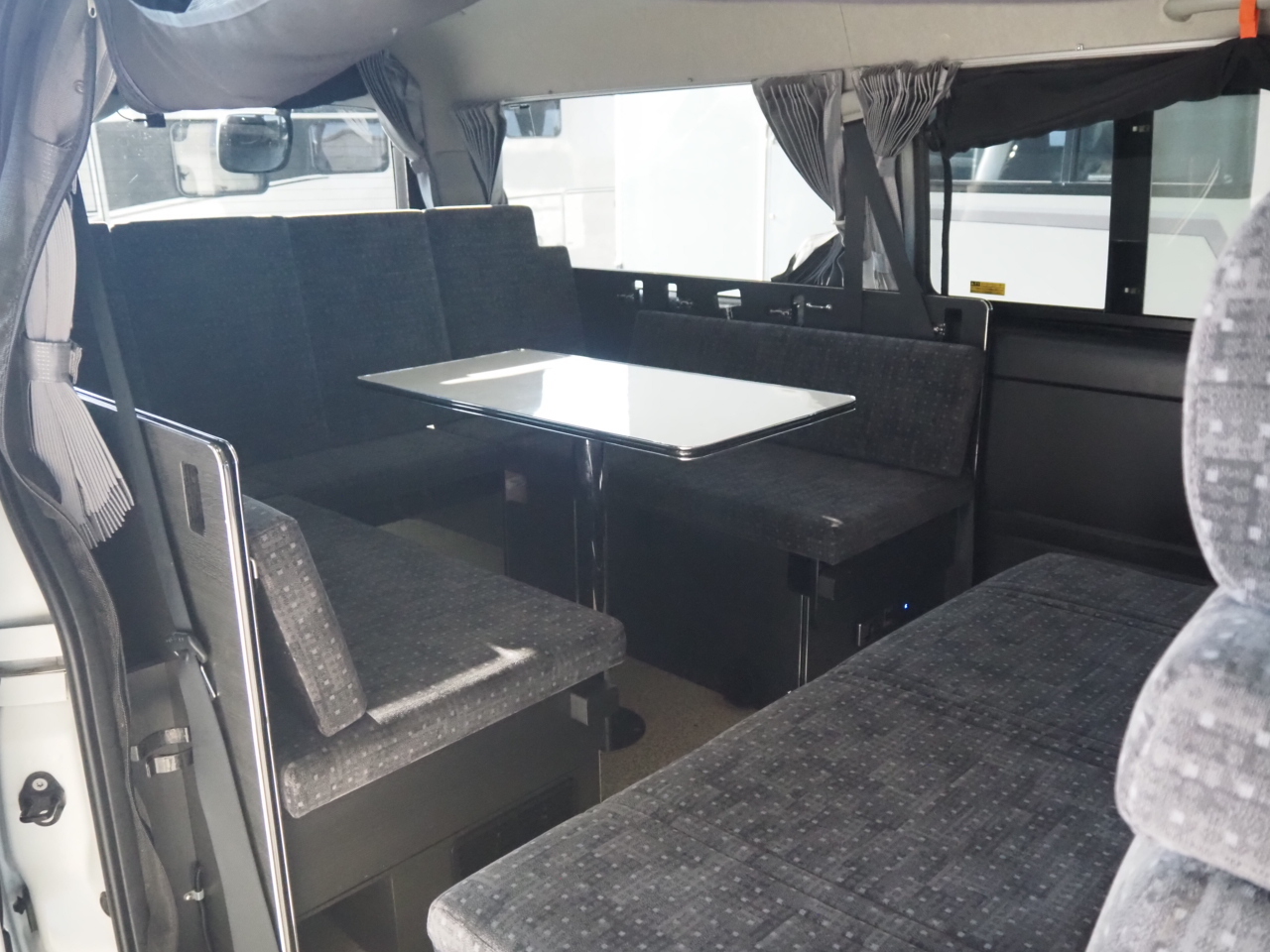 キャンピングカーバンコン