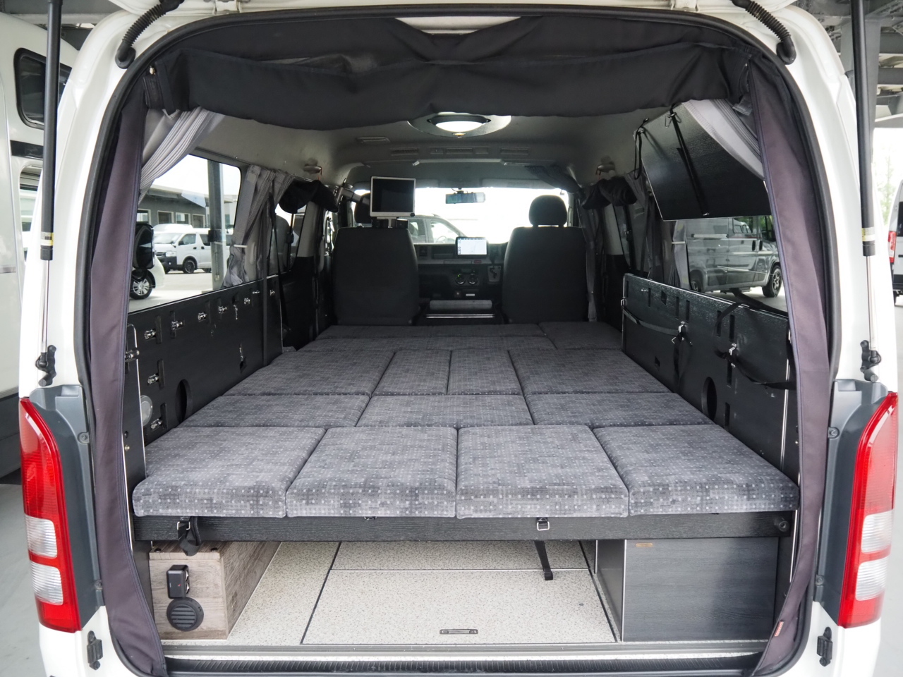 キャンピングカーバンコン