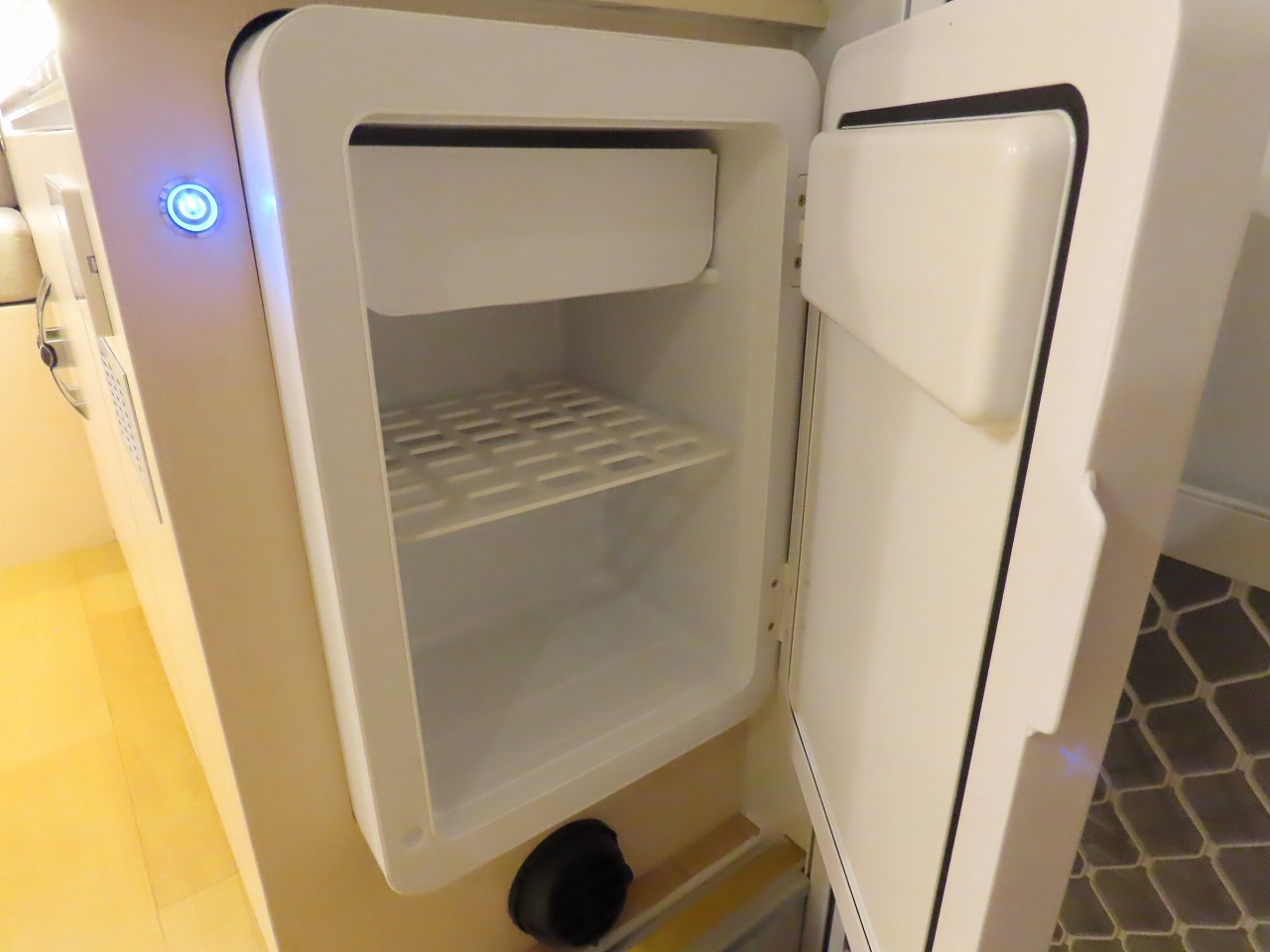 キャンピングカー軽キャンパー