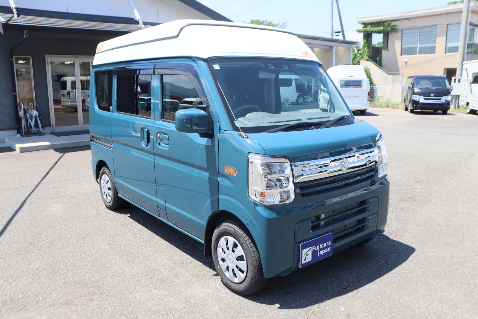 キャンピングカー軽キャンパー