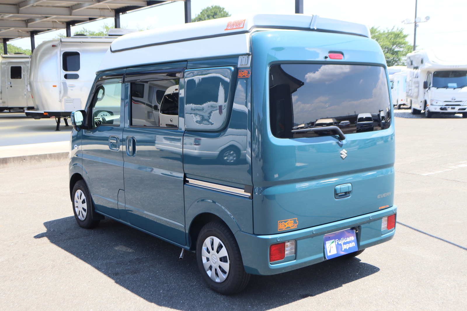 キャンピングカー軽キャンパー