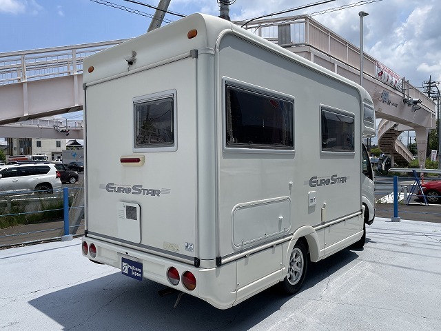 キャンピングカーキャブコン