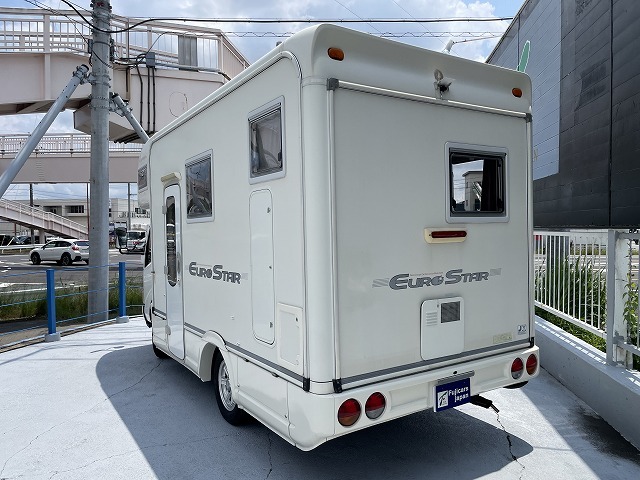 キャンピングカーキャブコン