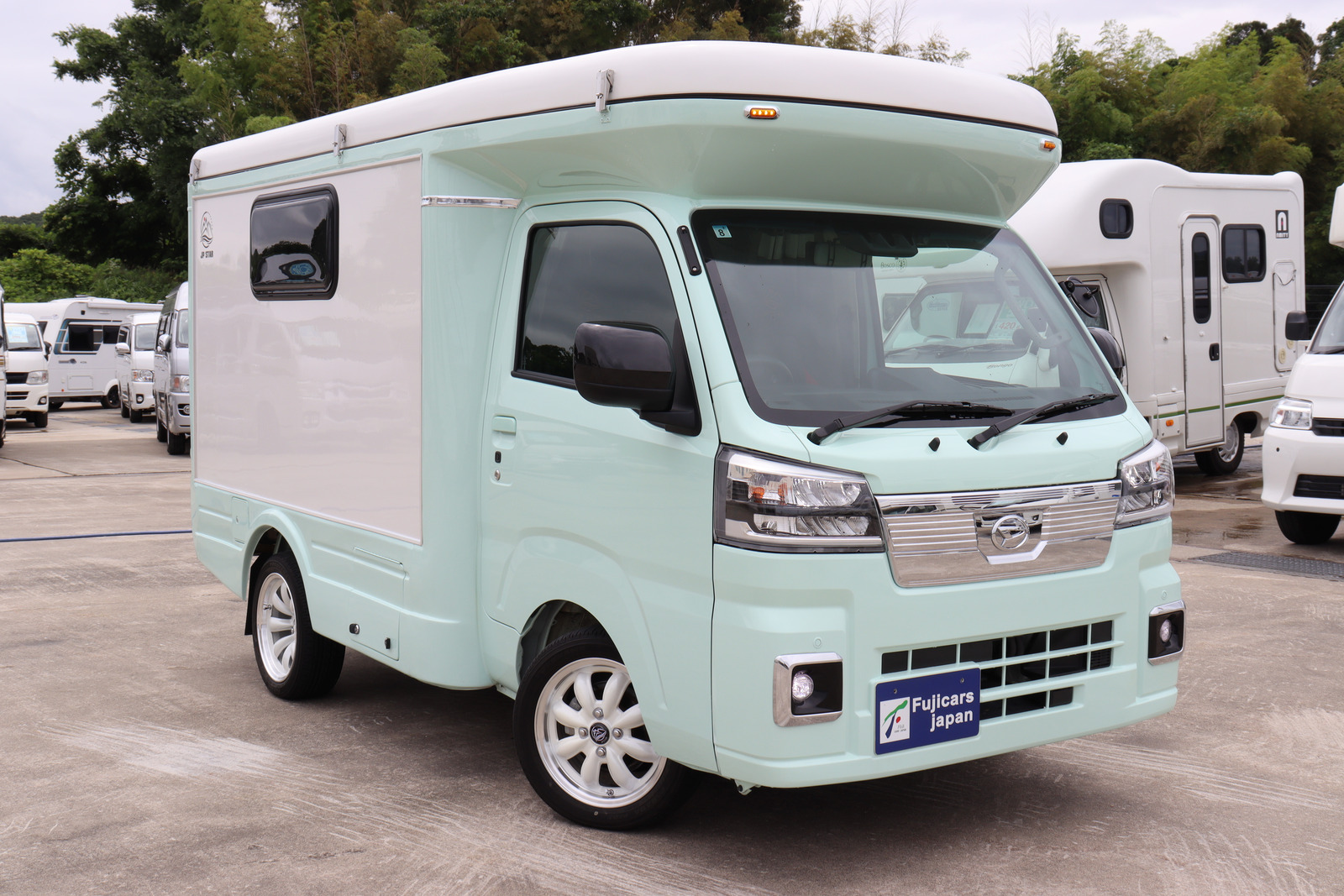 キャンピングカー軽キャンパー