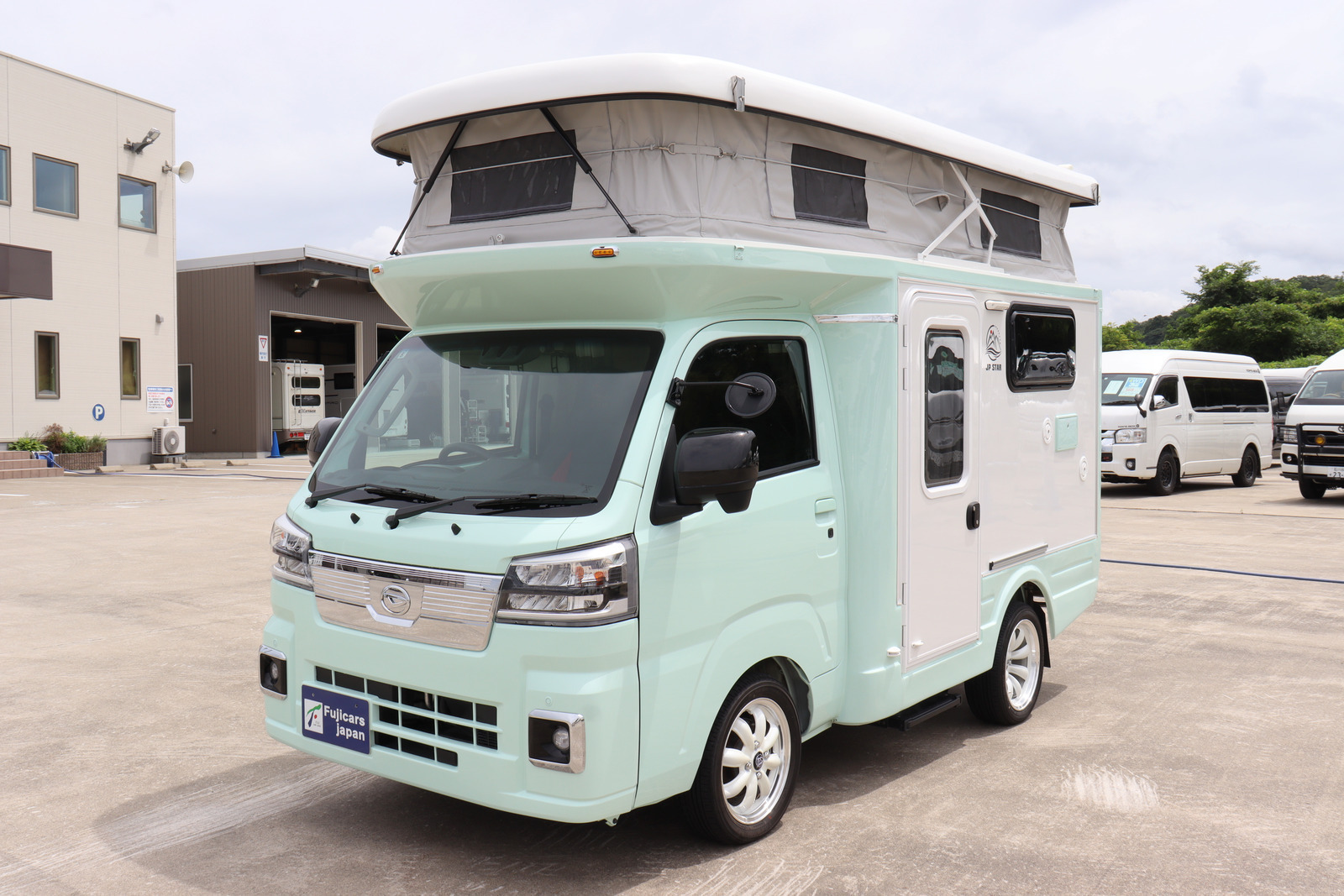 キャンピングカー軽キャンパー