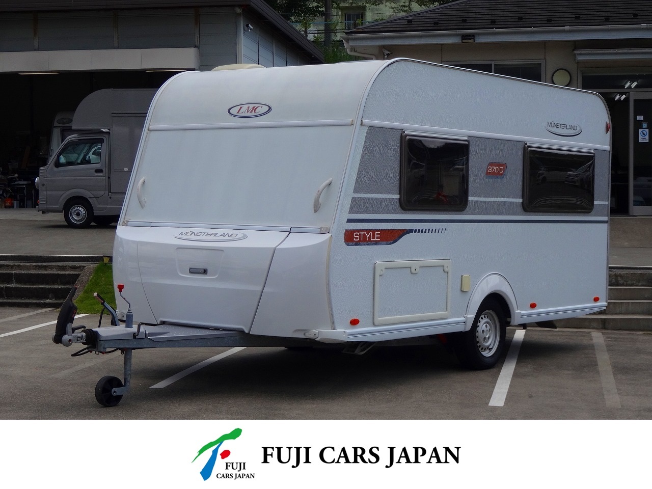 トレーラー LMC 370Dスタイル　要けん引免許