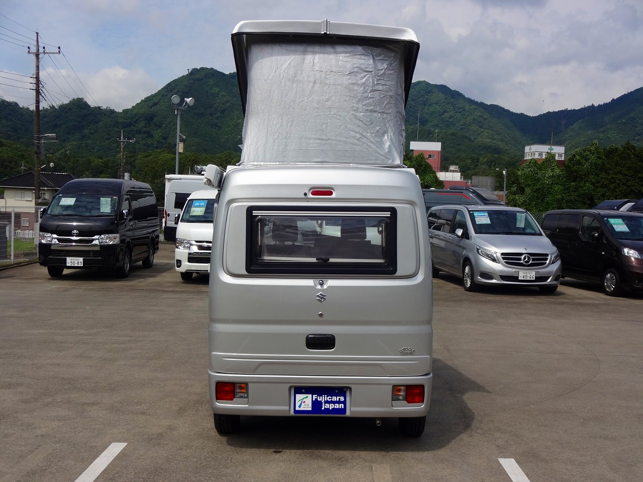 キャンピングカー軽キャンパー