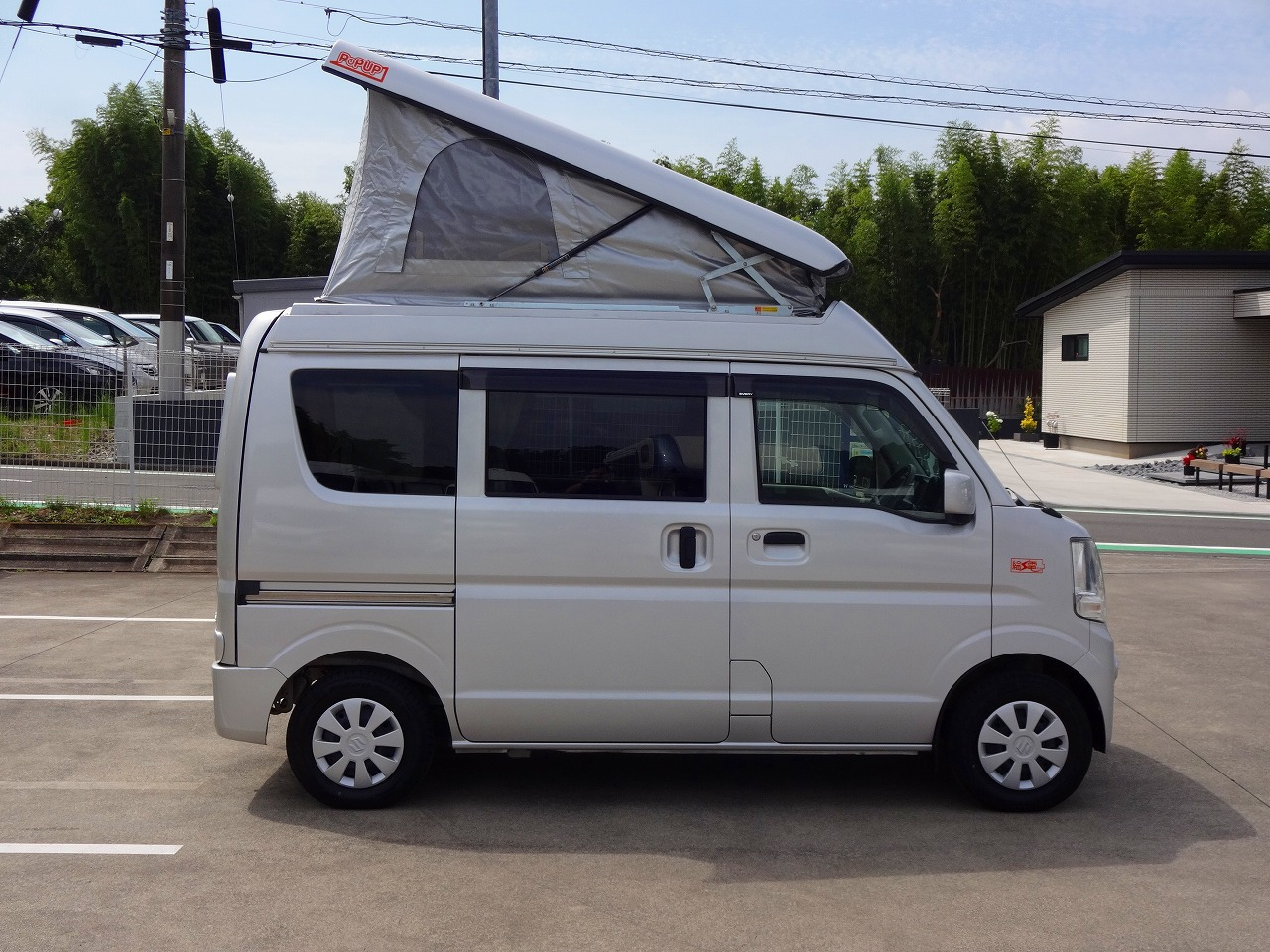 キャンピングカー軽キャンパー