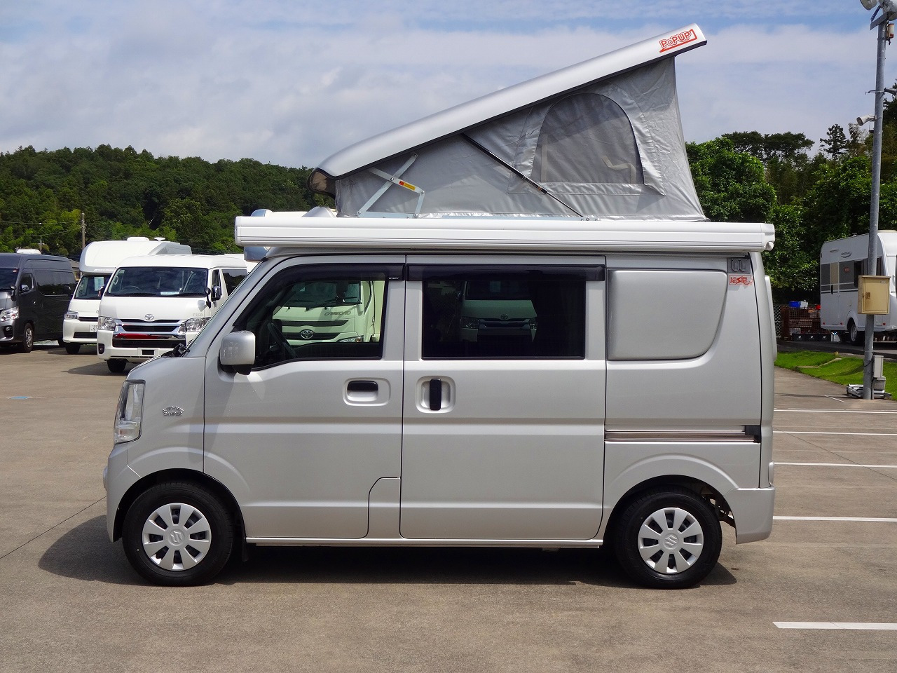 キャンピングカー軽キャンパー