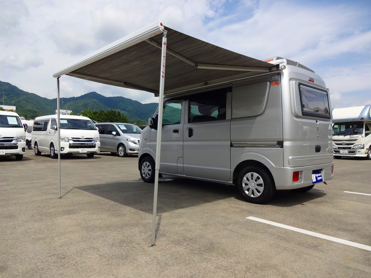 キャンピングカー軽キャンパー
