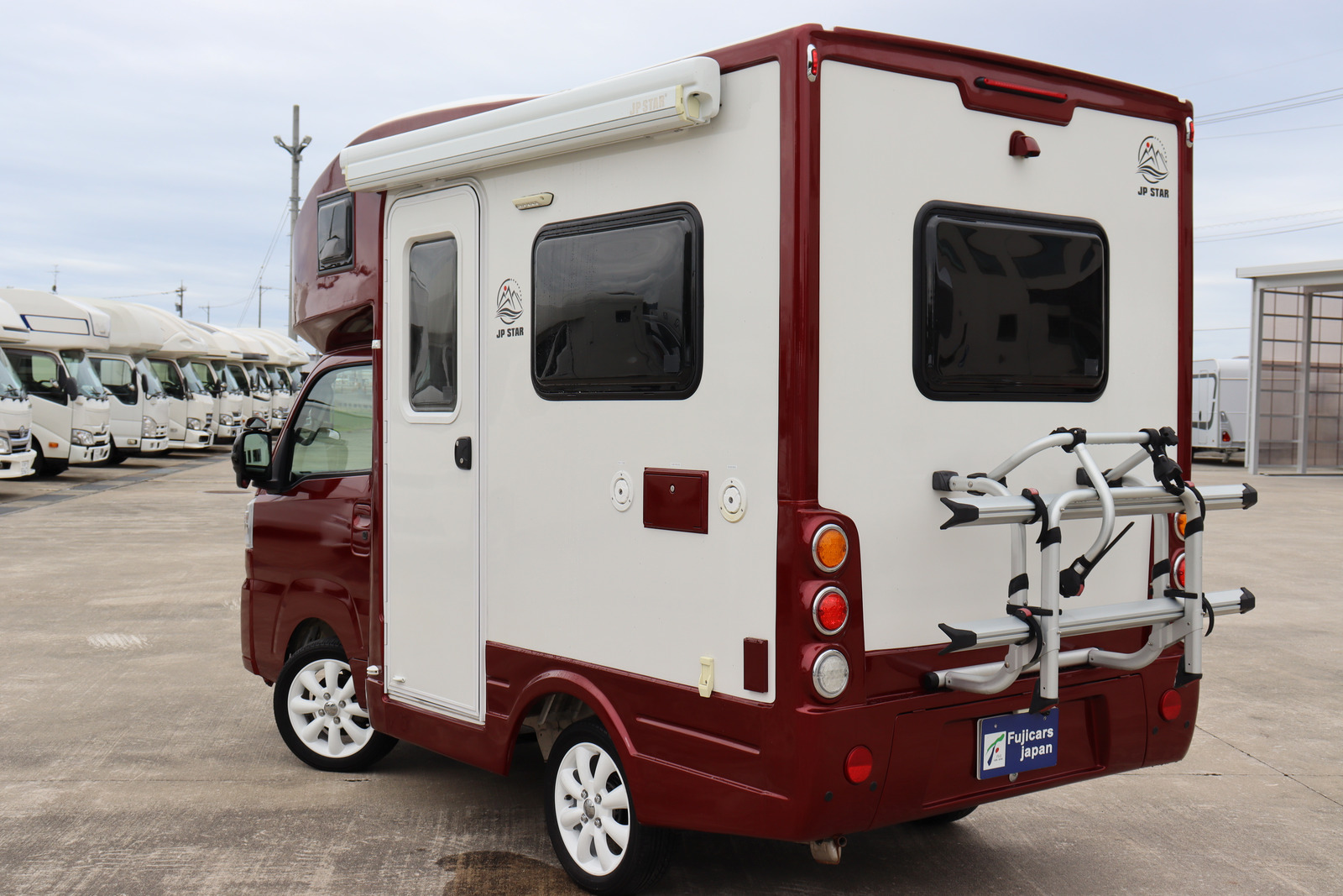 キャンピングカー軽キャンパー