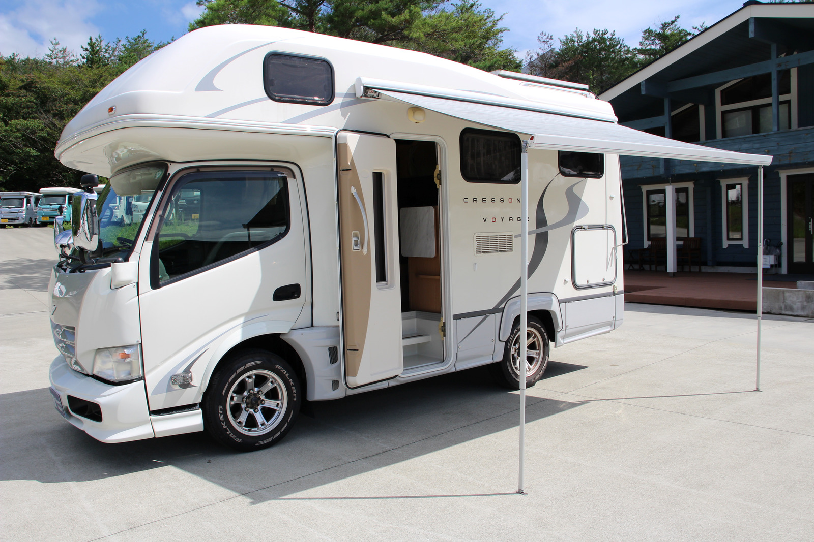 キャンピングカーキャブコン